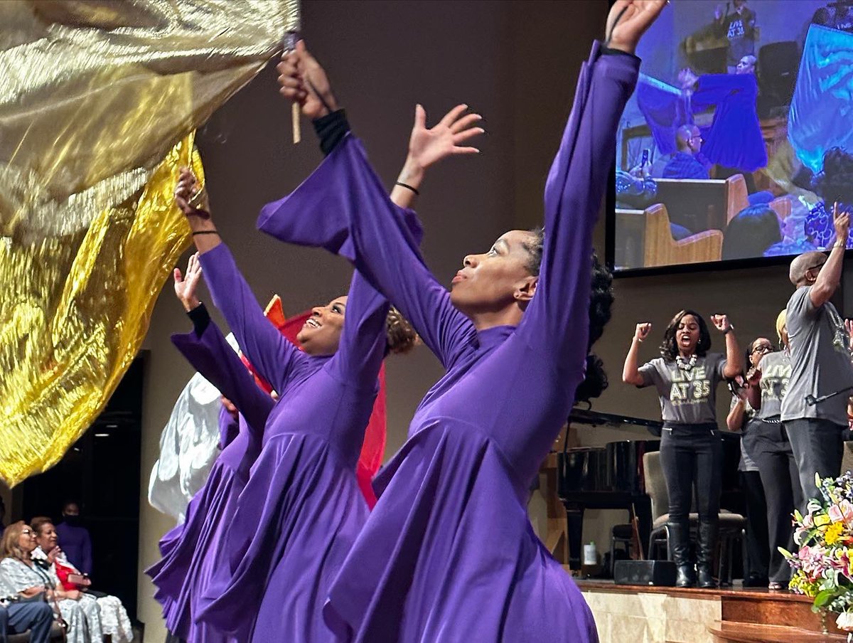 TCWWHouston's tweet image. We love our Pastor @pasralphwest &amp;amp; had a great time honoring him last night at the “Live at 35” Concert! 🎶 

We have more in store as we continue to celebrate our 35th Pas &amp;amp; Church Anniversary! Stay tuned @ 35.tcww.org! 
#Pas35 #WeLovePas #Celebrating35Years #iAmTCWW