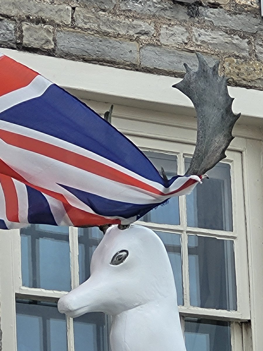 AdamYamey's tweet photo. #Britain has become #ensnared in potentially very #disastrous political #turmoil. For this, we can 'thank' all those 80000 odd (and #selfish) tax-avoiding #Tory members who voted for #Truss rather than #Sunak. https://t.co/iVZq6fEQDE