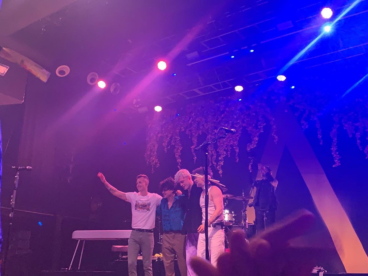 erinjess12's tweet photo. the greatest weekend #10yearsofVamily https://t.co/sIjGO5aYsu