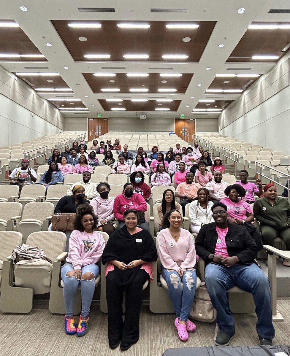 uncg_bsu's tweet photo. Thank you to everyone who came out to our second General Student Body Meeting! We really loved seeing you wear pink for Breast Cancer Awareness Month.

We’d like to thank Ms. Jennifer Brown from @uncg_counselingservices 
We gained such valuable insight on the importance of — https://t.co/mSQrt3NaFp