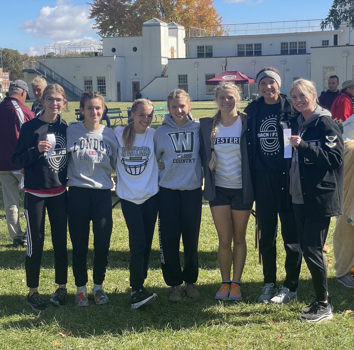 westerngirlsxc's tweet photo. Great Effort today from everyone!! We finished 3rd place as a team qualifying for semi state next weekend! Huge shoutout to Kendall for breaking 20 today! Let’s go girls🏃🏼‍♀️🏃🏼‍♀️ https://t.co/xq1nGLHOac