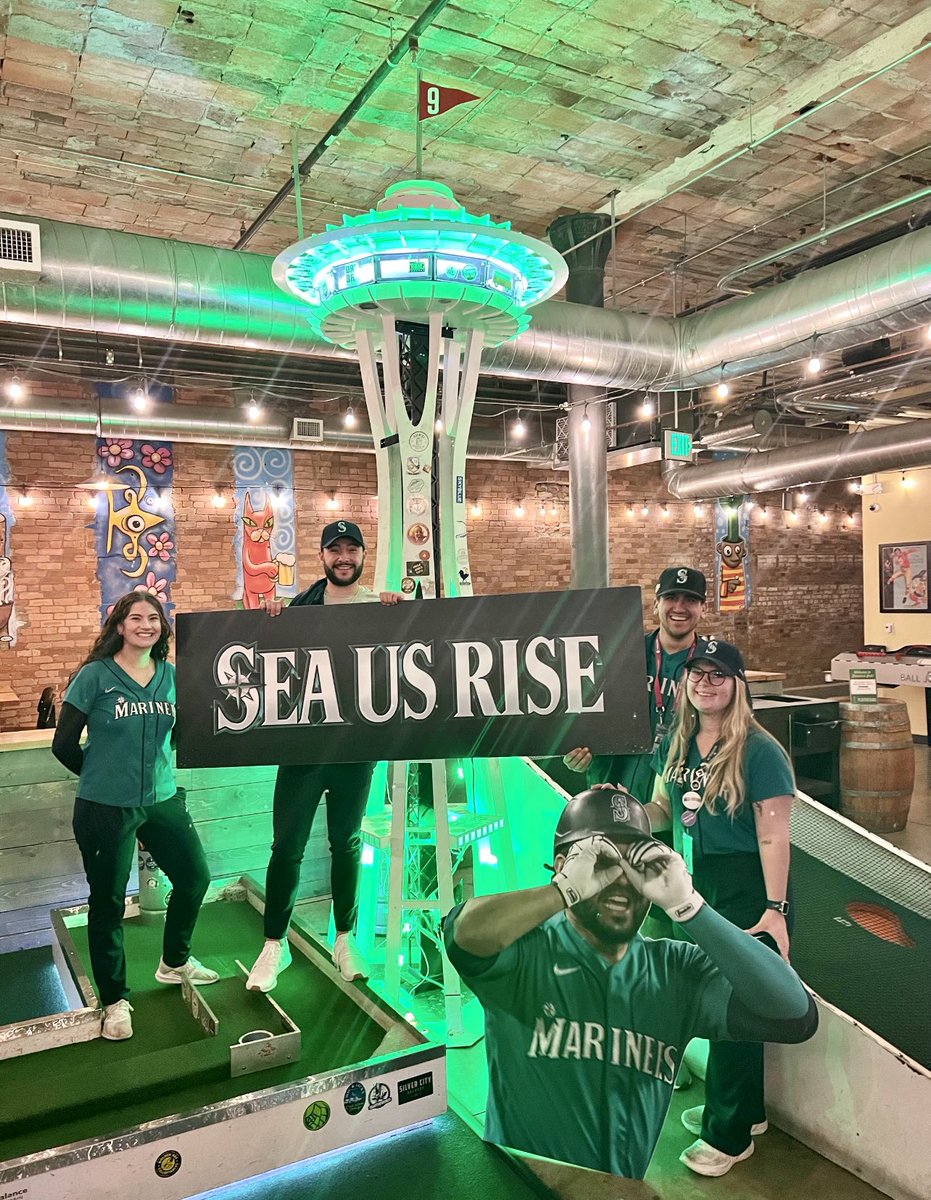 FlatstickPub's tweet photo. HAPPY SATURDAY!📍 Pioneer Square opening @ 10am both today & tomorrow (10/15&16) 🎉 Let’s cheer on our Seattle Sports team with a beer in hand 🍻
Happy Hour drink prices if you are wearing your M’s gear! Cheers! 🔥
-
#flatstickpub #truetothelocalbrew #mariners #rootatflatstick https://t.co/ykAu84wYIT