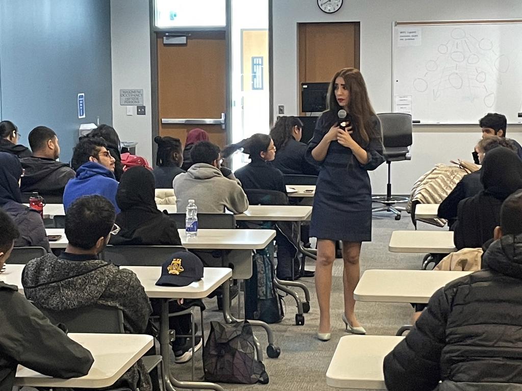 Toronto Police Service Youth in Policing (youthinpolicing) / Twitter