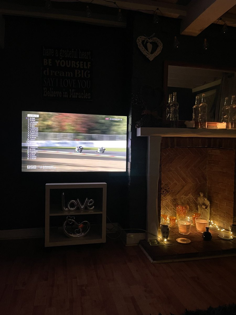madeflawsome's tweet photo. Job 2 completed! Lounge rearranged, even treated myself to some new candles but saving them for when the others have burnt out. Couple of things to do tomorrow. But my evening is all about @OfficialBSB & a well deserved glass of vino 🥂 How’s your day been? #preparingforwinter https://t.co/9vL8MNyRlo