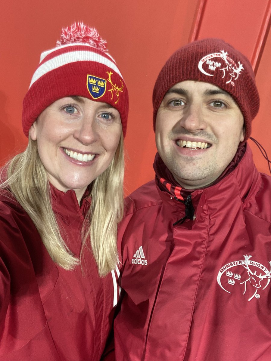 KGilgunn's tweet photo. First night back to Thomand @Munsterrugby #ThomandParkSelfie #MUNvBUL https://t.co/bPft1nQDdD