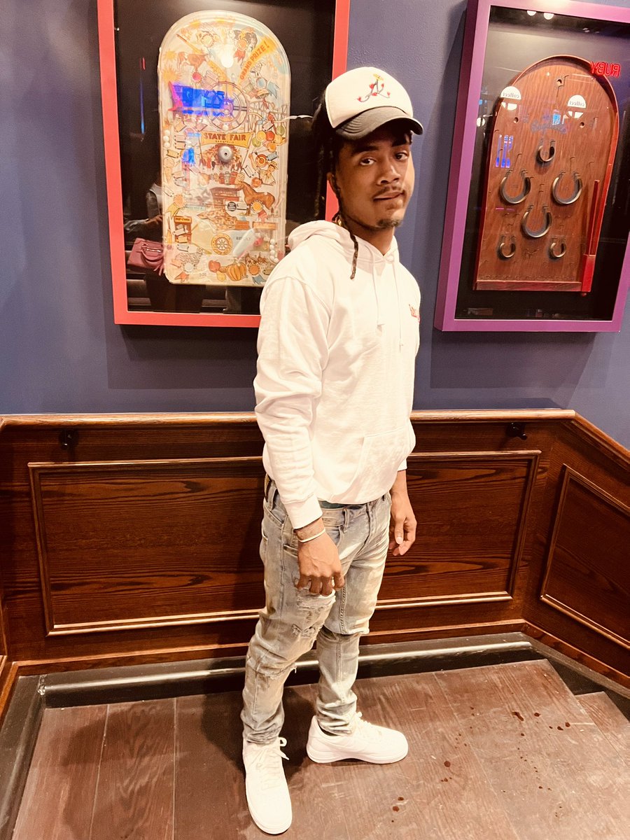 jaayraq's tweet image. i won’t say i’m king of the jungle but i survived ☄️