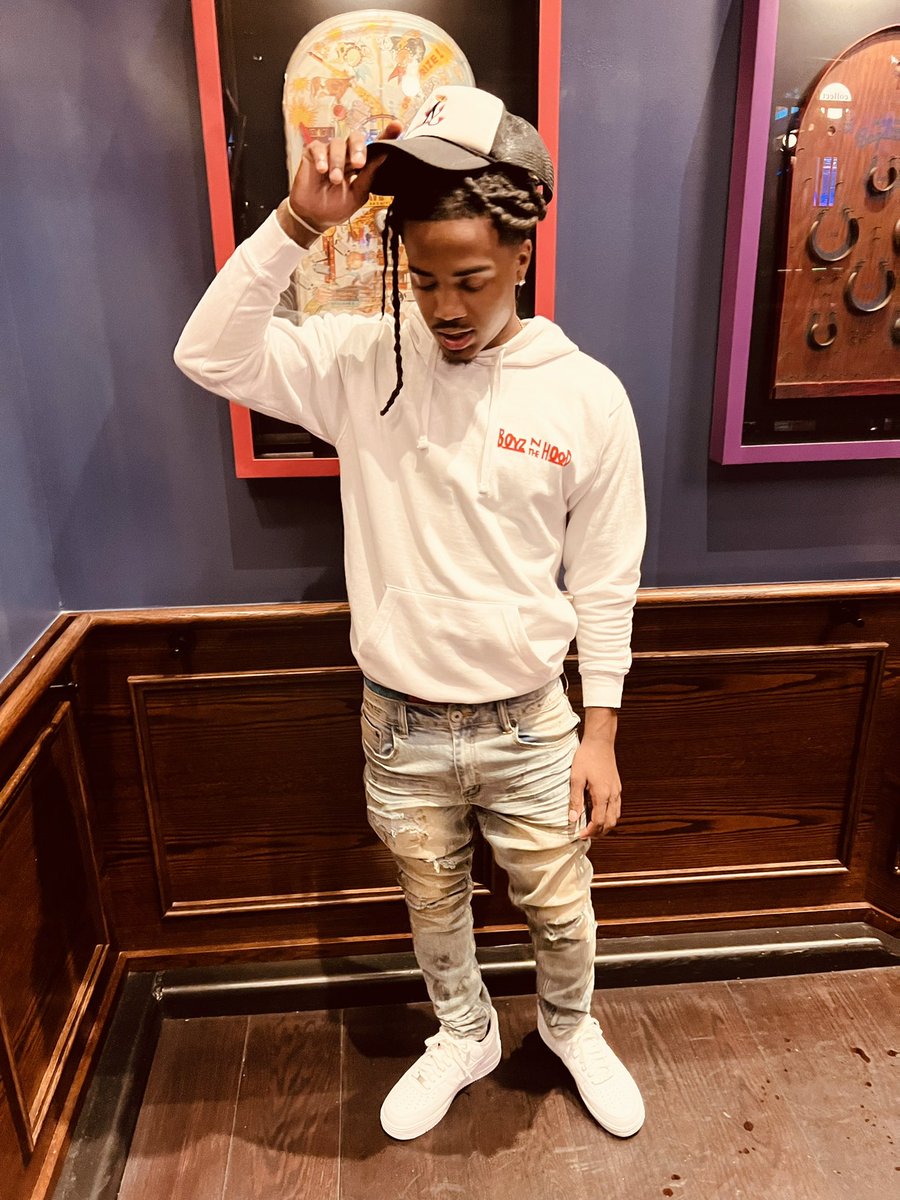 jaayraq's tweet image. i won’t say i’m king of the jungle but i survived ☄️