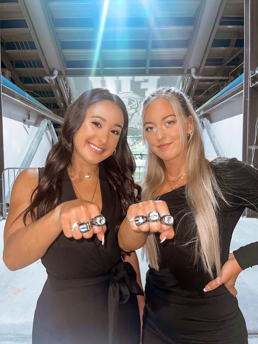 MelissaBujeda's tweet photo. ✅Compete Division 1 
✅Win a Championship 
✅Win a 2nd Championship 

I am so proud to be her mom!  ♥️ https://t.co/AfqF4n7BW3