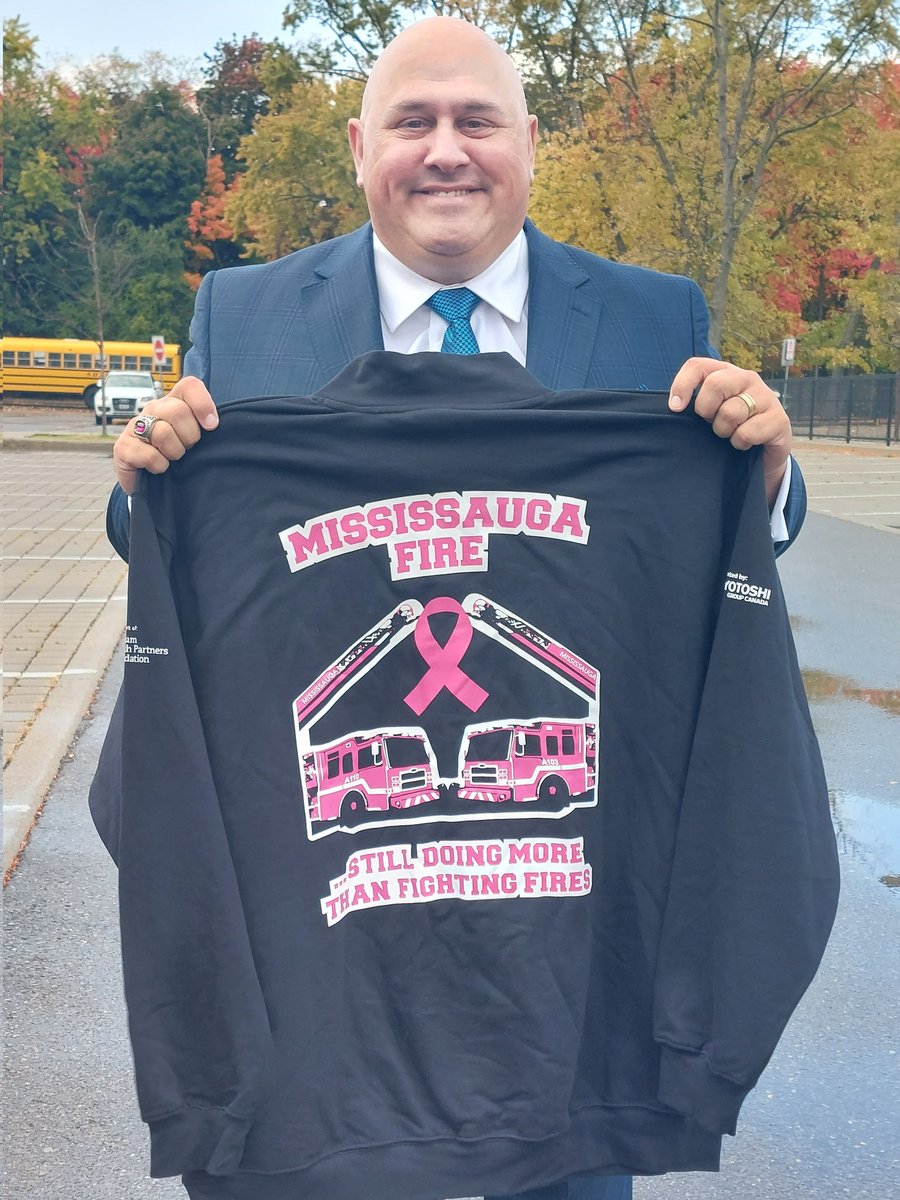RossyOnTheMic's tweet photo. The #PinkTruckTour is on!! 

Support  @MFFA_Benevolent &amp; @IAFF1212 as they raise funds to help fight cancer.

#ThinkPink 

💗 Details at:

https://t.co/X7aw7SN1wf https://t.co/v0Q6e45C02