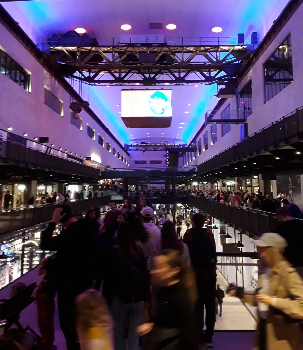 LondonersLondon's tweet photo. My 110th #PaulAtherton's #ALondonersLife - Londoners love to protect history. @BatterseaPwrStn opened to public for 1st time in its #History yesterday. @charliegilkes @controlroomb & #ControlRoomA have kept essence of most important Power Station in UK. #LetsGuide #UniquelyLondon https://t.co/JuCP0YTOTo