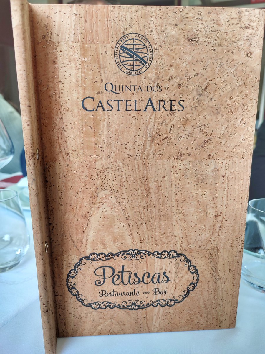 <a href="/Petiscosgalegos/">PetiscosGalegos</a> <a href="/turismoportugal/">Turismo de Portugal</a> <a href="/Mozart58/">Juan Carlos Alonso</a> <a href="/rutarestaurante/">Rutasyrestaurantes</a> <a href="/MILIASB/">Emilia Santiago Blan</a> <a href="/ev_vila/">Cocina&Go</a> <a href="/BegoRio1/">Bego R (Acordes Culinarios)</a> <a href="/LaurelyCanela/">Mª José Basanta</a> <a href="/TragonDel/">Tragon del Planeta</a> <a href="/maisgrelos/">MaisGrelos</a> <a href="/GaliciaTB/">Galicia TB</a> #PontedelimaBlogTripGalicia 
En @restaurante_petiscas una maravilla de lugar 😍 en el que se cuidan los detalles al máximo. 
Da igual lo que te guste aquí lo tienen, gastronomía de Portugal 💯