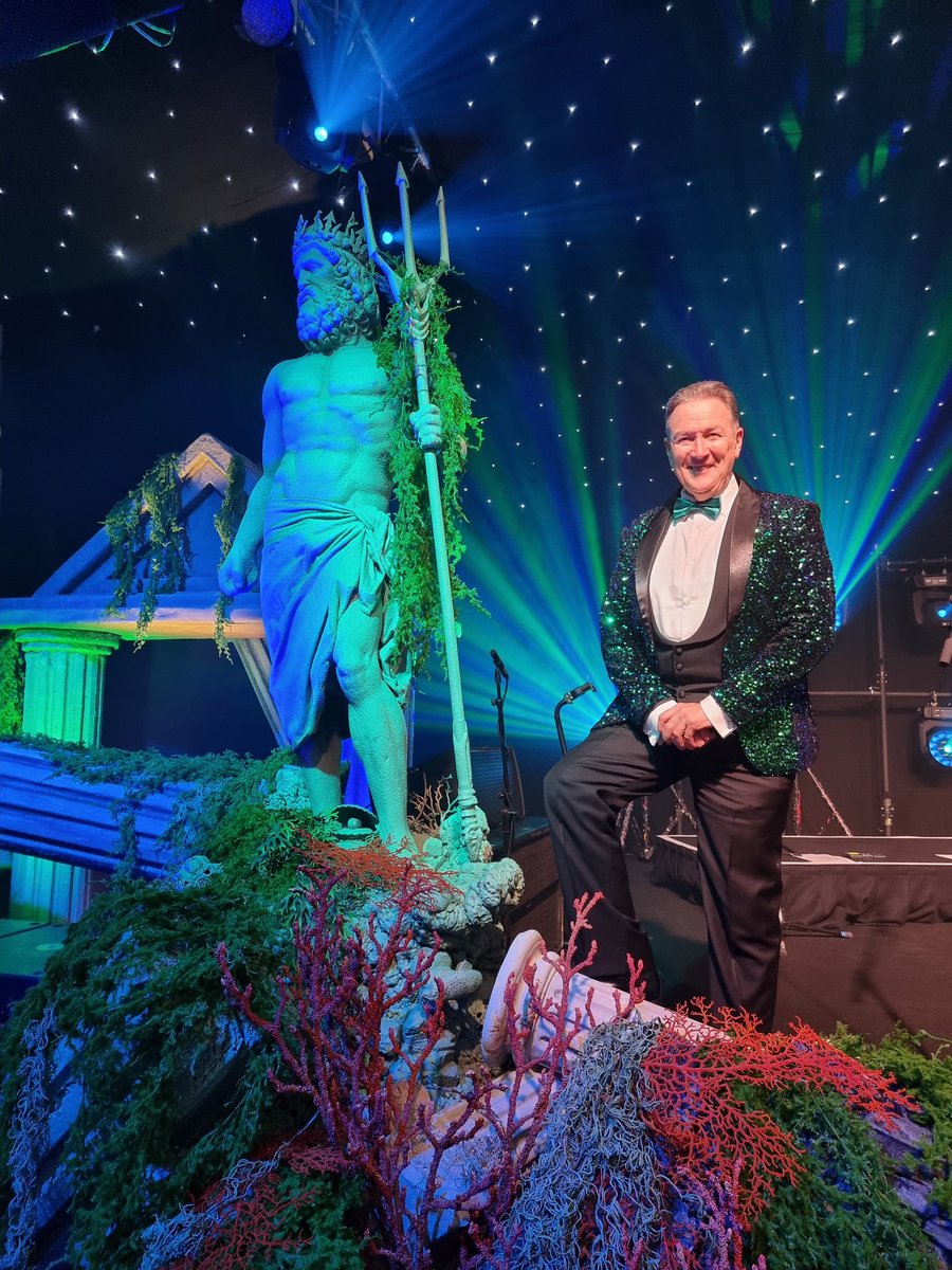 jonhammondtweet's tweet photo. Its that time of year again #firecracker22 @RuddingPark on behalf of @barnardos great night ahead.... https://t.co/4lKRrgvtvt