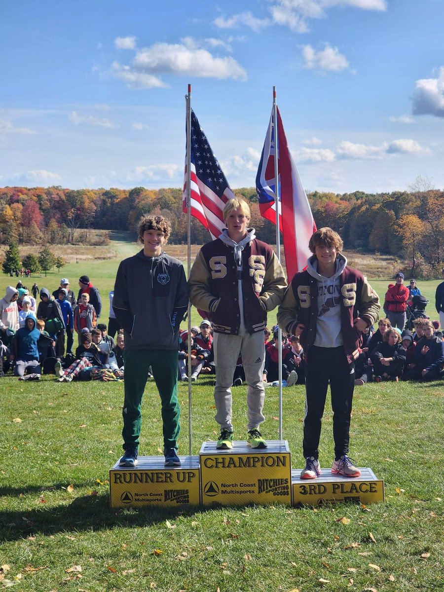 That’s an awful lot of Bulldogs on the individual podium! Micah and Z leading the boys to a 🥇 and Jayla and Deena leading the girls to a 🥈! #StrongerTogether #SpeedKills