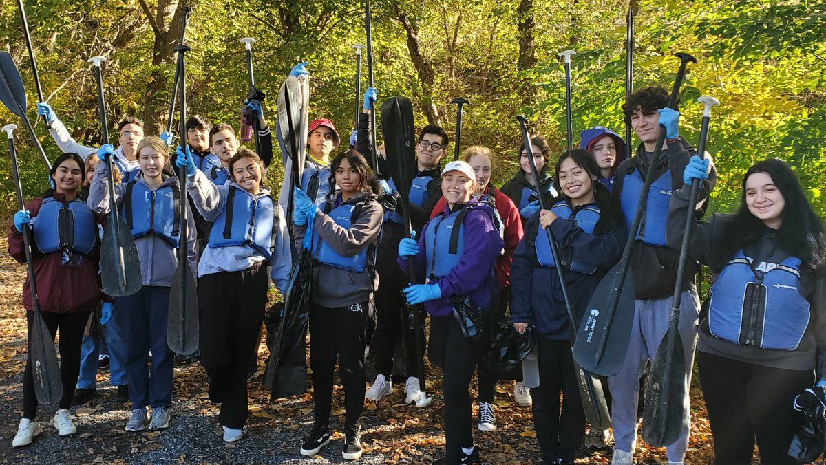 MsKogut's tweet photo. The best way to spend a Saturday morning is with @HandleyInteract on the Shenandoah River ππ± #streamcleanup #canoeing https://t.co/lRv46k20oe