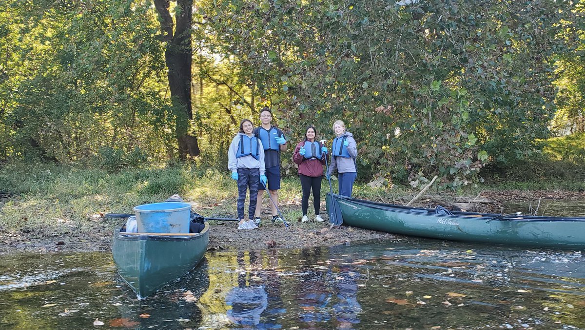 MsKogut's tweet photo. The best way to spend a Saturday morning is with @HandleyInteract on the Shenandoah River ππ± #streamcleanup #canoeing https://t.co/lRv46k20oe
