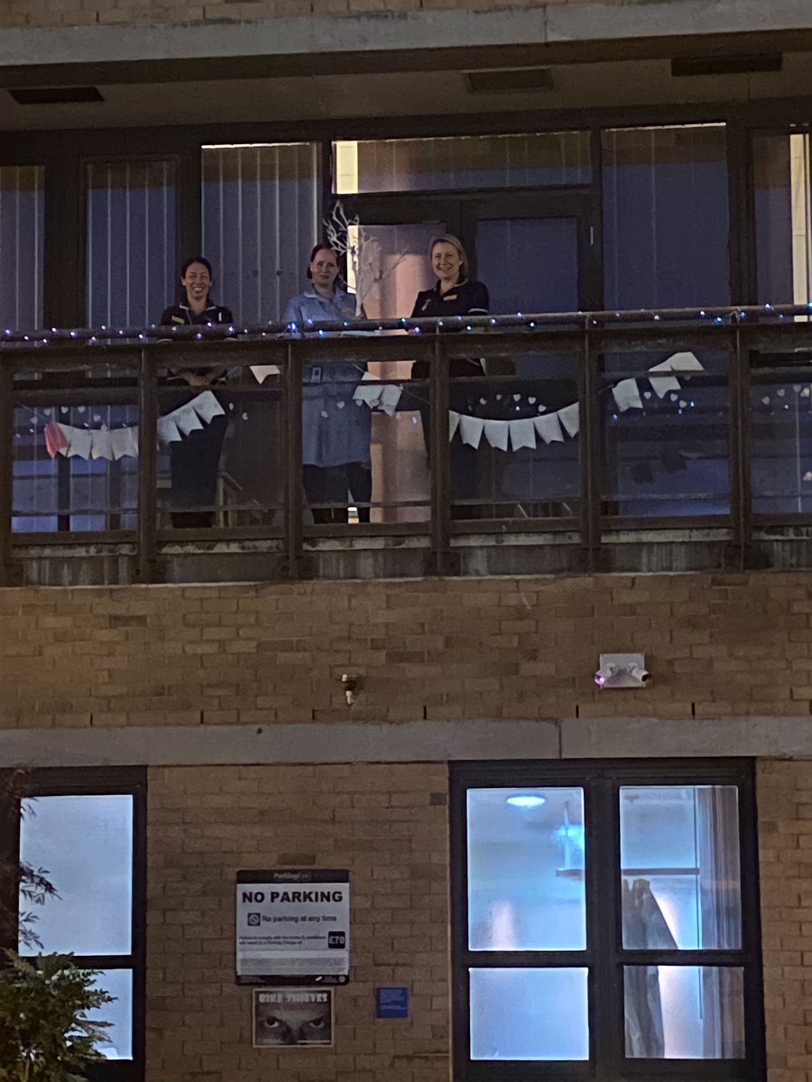 Ward40RVI's tweet photo. Recognising #BabyLossAwarenessWeek with our wave of light on #Ward40 @cathcarr1 @lisa_guthrie3 @ianjoyRN @StellaWilson91 💗💙 https://t.co/YxKLxwulnU