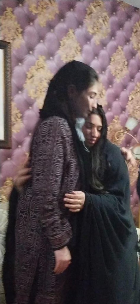 Arooba_Rabbani's tweet photo. We are immensely honoured to have you by our side ❤️ thank you for visiting us bibi @AseefaBZ https://t.co/NyxYS8oBu1
