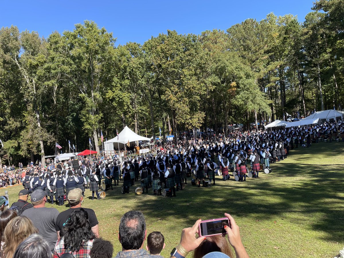 outaboutatl's tweet photo. It’s a beautiful day for #HighlandGames at @StoneMtnPark https://t.co/UNFZR3WuGe
