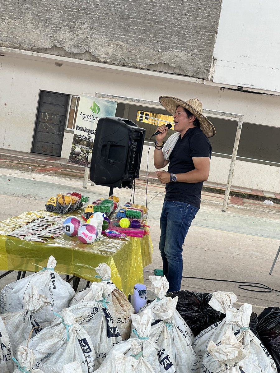 JhonFlorezJim's tweet photo. Hoy, en el corregimiento de la Sierra, del municipio de Chiriguaná, continuamos recorriendo el departamento del Cesar, y dialogando con todos y todas los censarenses en los territorios, para generar las bases del florecimiento del Cesar. https://t.co/ZeKctTsYwH