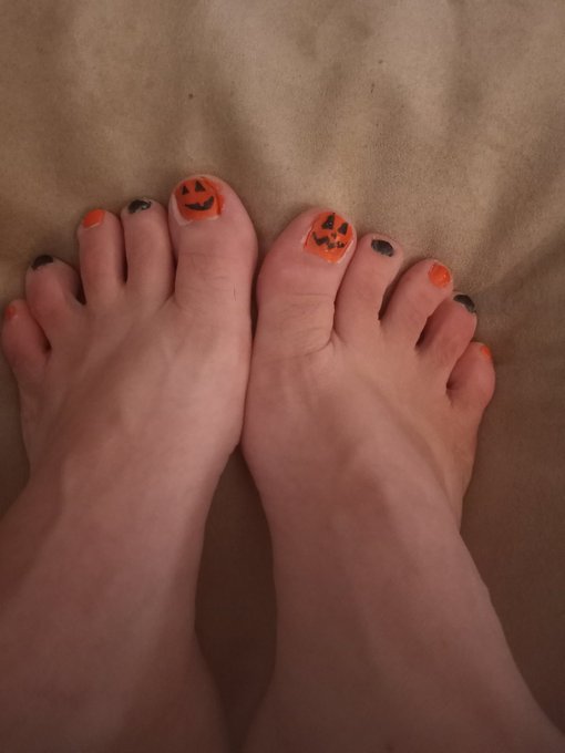 As Exxxotica new jersey very quickly approaches us I can still take some paid shoots.  DM me https://t<a href="/tag/mvsales"class="tags"><span>#mvsales</span></a>