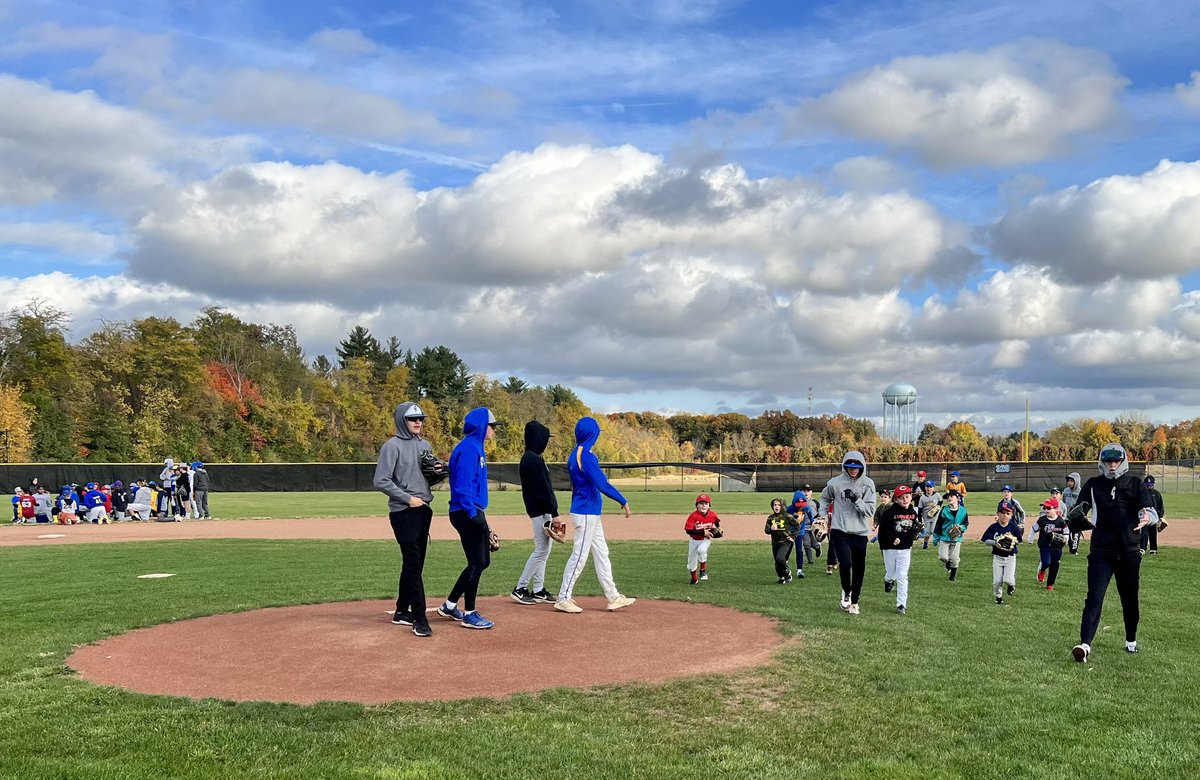 GLHSBaseballJVA's tweet photo. The Gahanna Lincoln Baseball team held their Fall Clinic today. 84 of Gahanna’s up and coming baseball stars joined the team on the field to sharpen their skills and have some fun on the beautiful day. Go Lions! See more pics and find out more at https://t.co/ZJyVl0eYeK https://t.co/d17aUPLLdd