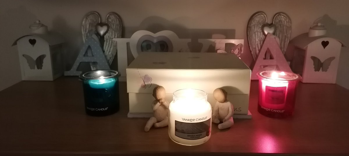 Our candles are lit for Archie and Ayla and all the other angel babies 💙❤️#BLAW2022 #babyloss #babylossawareness #Archie_Ayla #waveoflight #waveoflight2022