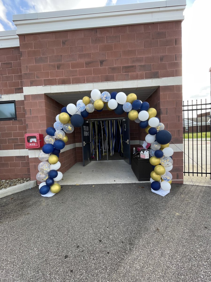 tallmadge_cheer's tweet photo. Then Coach Gray (big shot out 📣!!!) arranged for us to decorate the locker room to surprise the football players for the game! She also organized an awesome balloon arch for all senior athletes to pass through when announced before the football game! 💙💛🤍 https://t.co/BwNLpofqjt