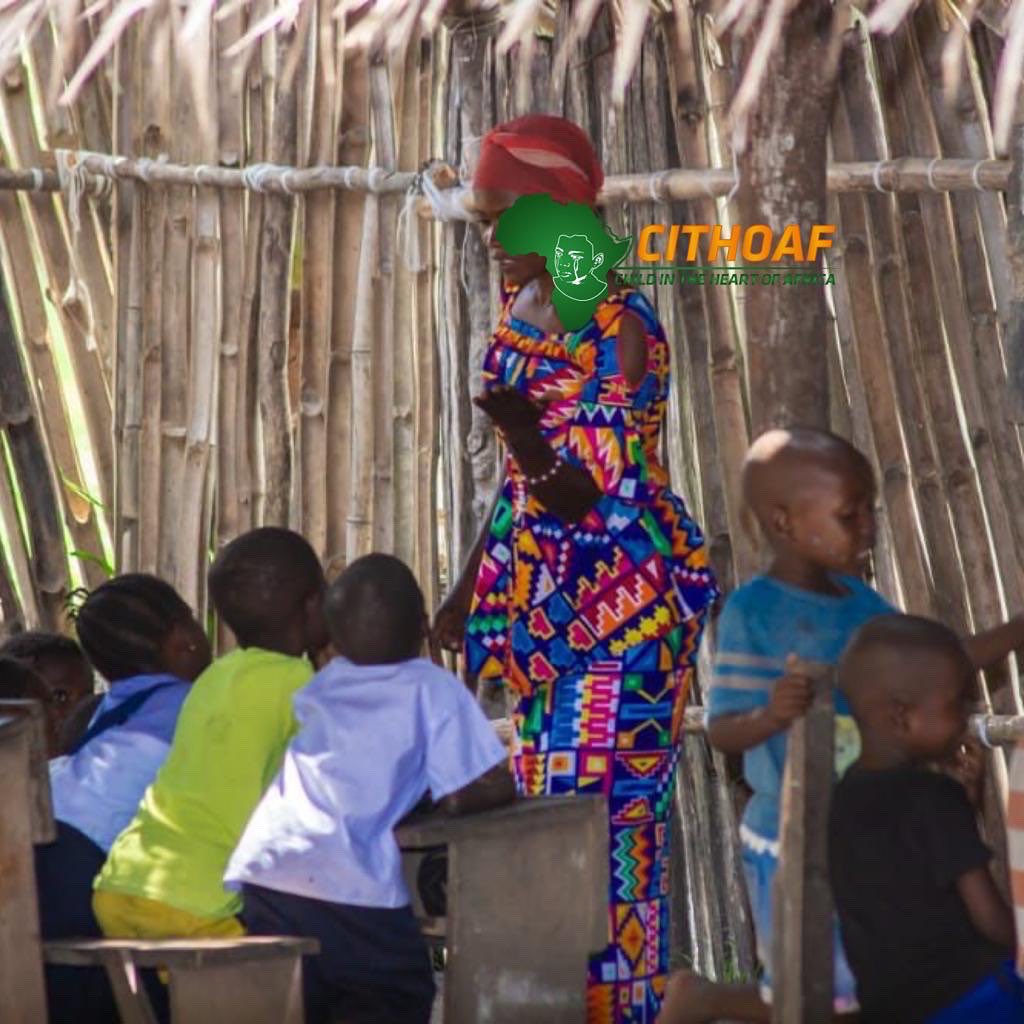 cithoaf's tweet photo. *LA DESCENTE EFFECTIVE DE CITHOAF/ÉQUATEUR*
Ce Vendredi, la Représentation de l'Organisation *"CITHOAF"* avait effectué une descente sur terrain dans le cadre de la 5 ème Édition de la Campagne *"IL_FAUT_BATANGA"* à Mbandaka.
 Dans le souci de donner le goût d'éducation et… https://t.co/u325yz94nS