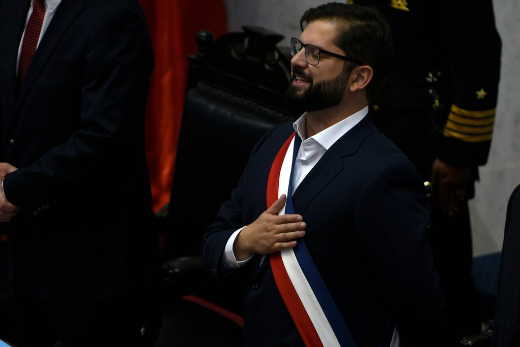 CapuchaCreativa's tweet photo. Desde q eras dirigente, diputado y ahora Presidente, he tenido puesta mi fe en tí. Llevas solo 7 meses gobernando en medio de una gran crisis económica y de seguridad q dejó de regalo el Gobierno anterior. Te banco y apoyo Presidente Gabriel Boric @gabrielboric #BoricNoEstasSolo https://t.co/H3XqiCCe8r