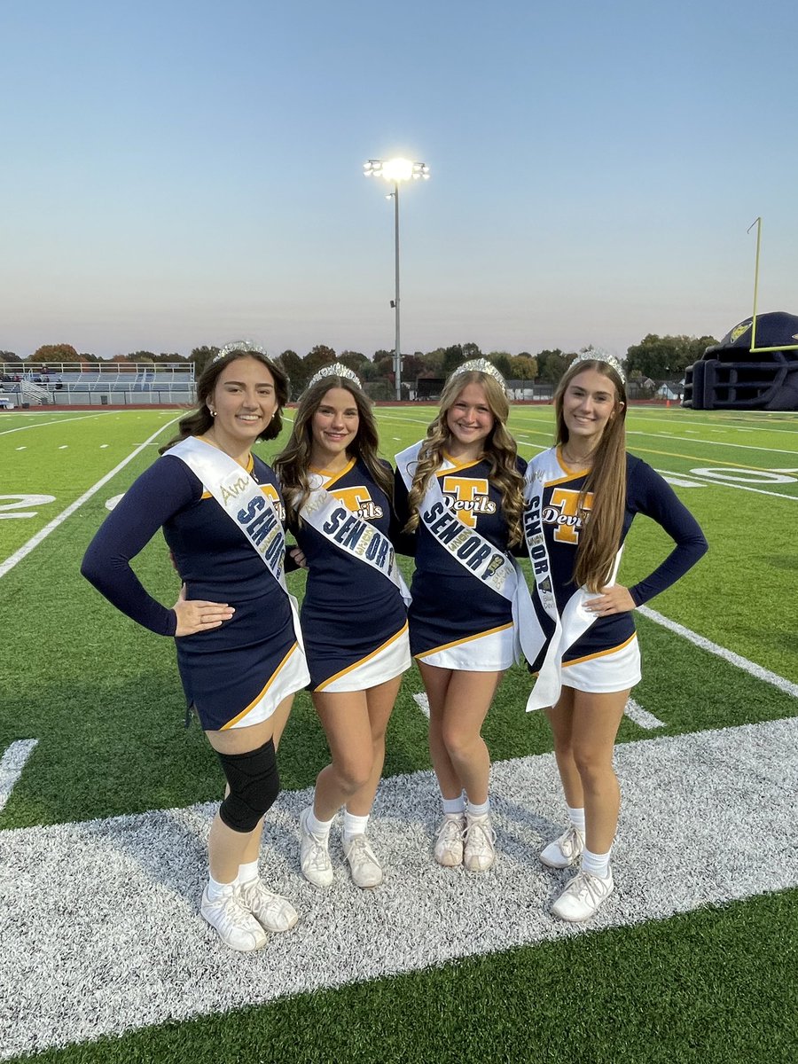 tallmadge_cheer's tweet photo. At the senior night game, we cheered together as a whole team and showered our senior football cheerleaders with some extra love! 💙👑🤍📣🏈✨💐 https://t.co/jpVcmJlrJJ