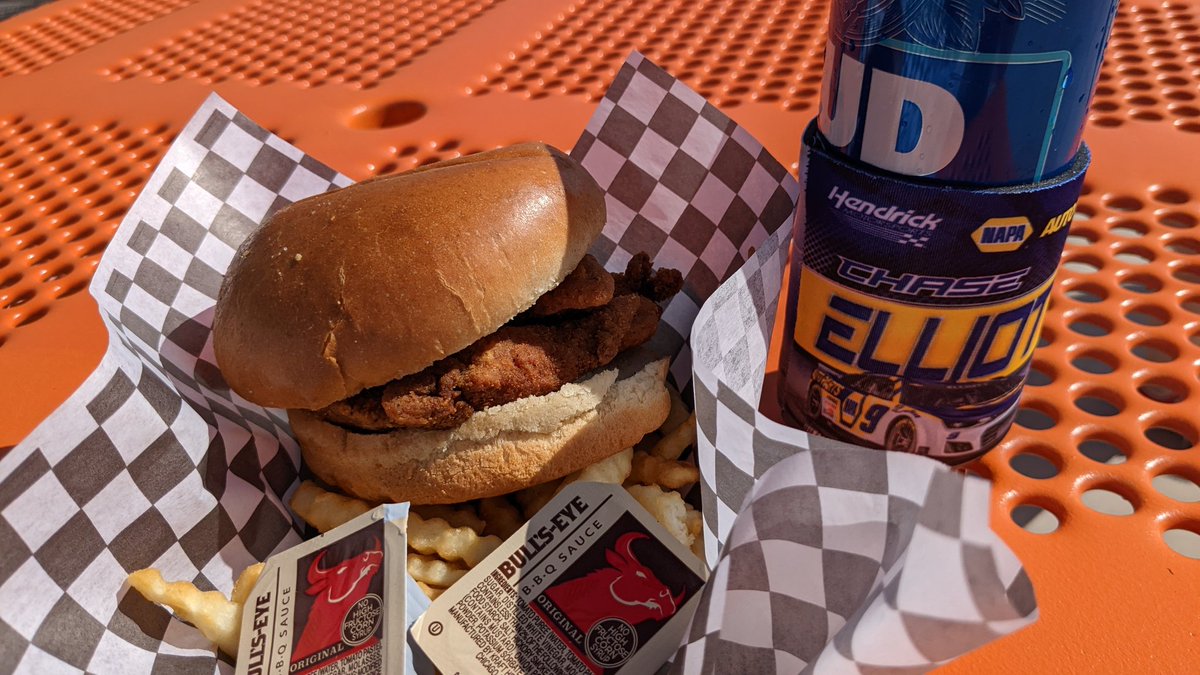 Cherp92lx's tweet photo. I think there's a #dinnerwithracers joke at just about any racetrack. @DWRshow https://t.co/4jQByoy9pg