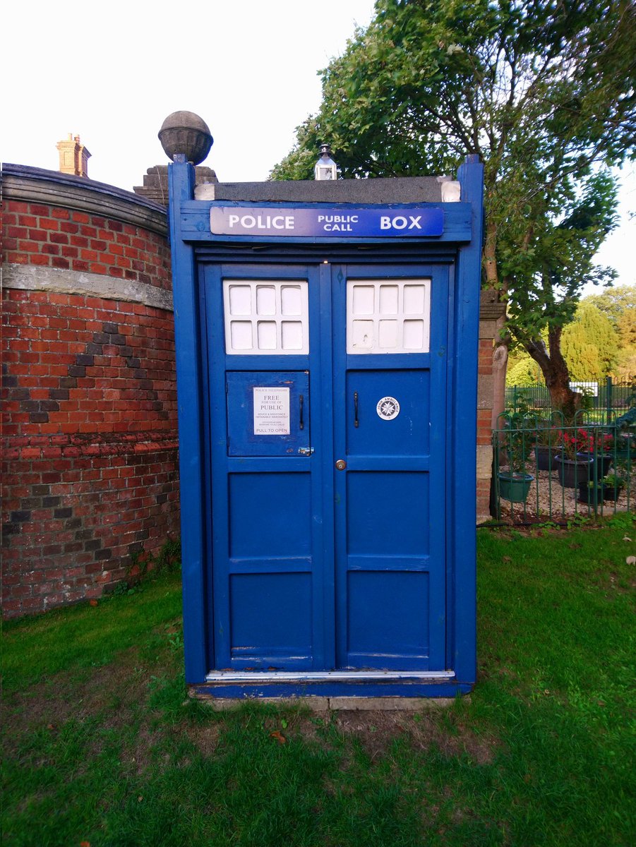 mickaelides's tweet photo. Doctor Who? https://t.co/TtwhzFul2S