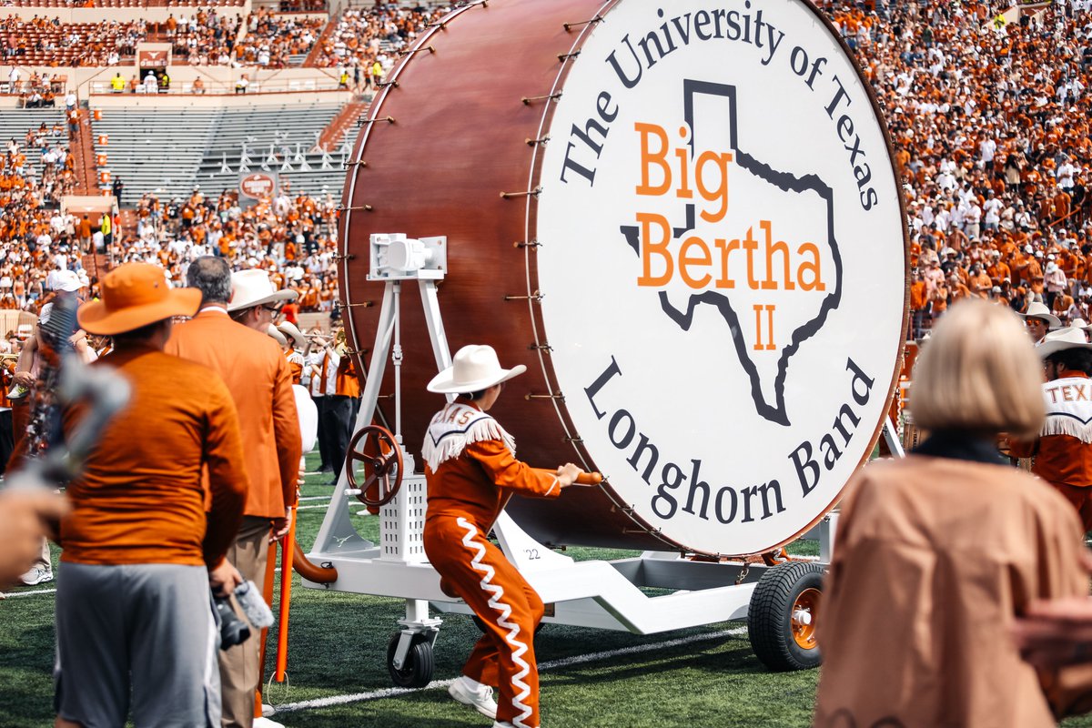 lhab's tweet photo. Hook em Horns.  We love the new Big Bertha II. Happy BD to Centennial Bertha RT @TexasLonghorns: introducing Big Bertha II 🤘

#HookEm https://t.co/wBo1DUrs7n