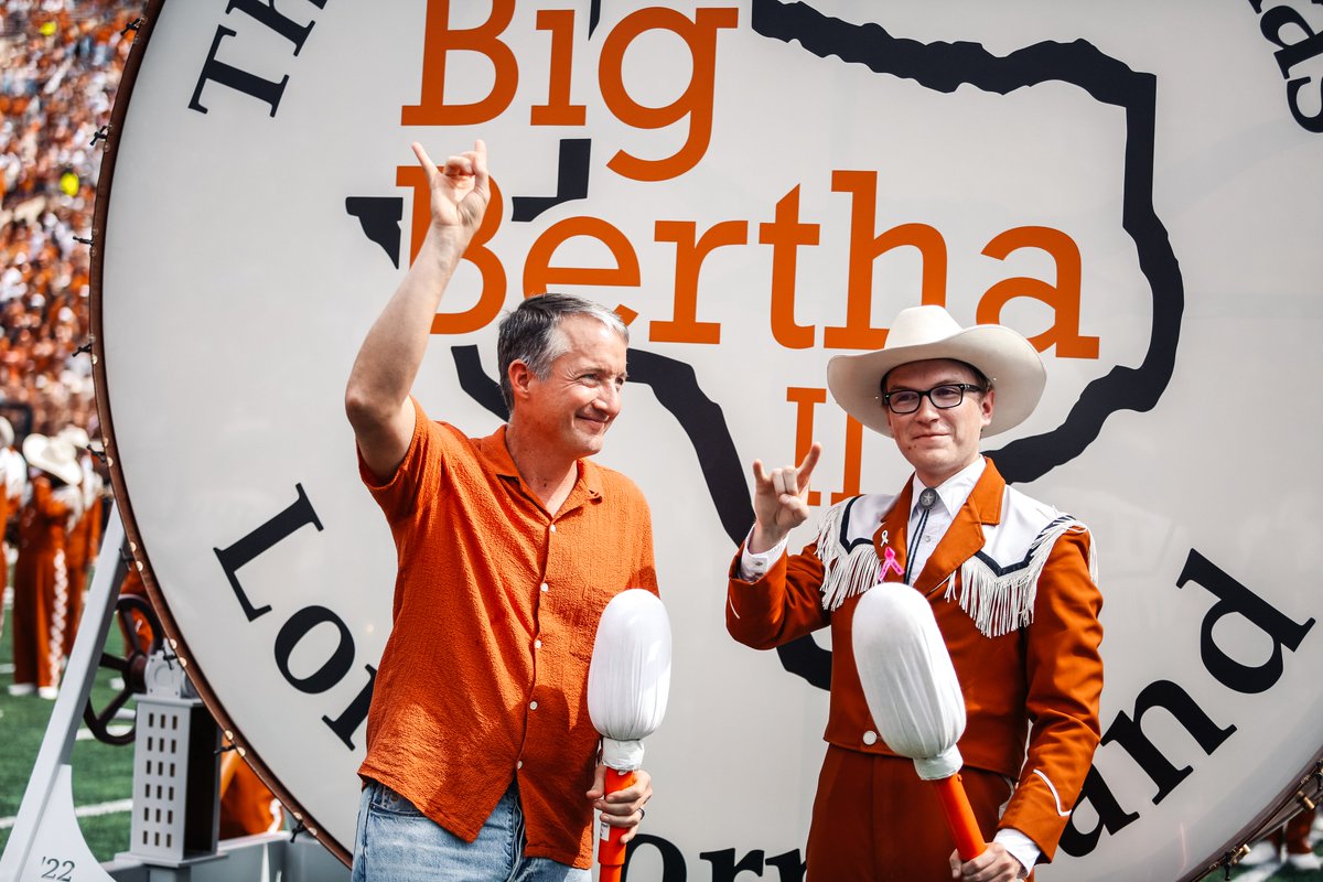 Hook em Horns.  We love the new Big Bertha II. Happy BD to Centennial Bertha RT <a href="/TexasLonghorns/">Texas Longhorns</a>: introducing Big Bertha II 🤘

#HookEm