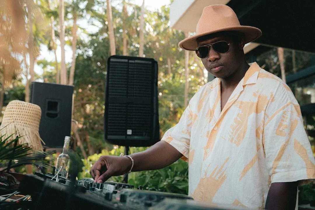 HOUSE_MUSIC_SA's tweet photo. Catch up on our favourite songs of the week. Like this one by  @CaiiroSA https://t.co/rvo4CiUw0d https://t.co/FfjbrPZJrm