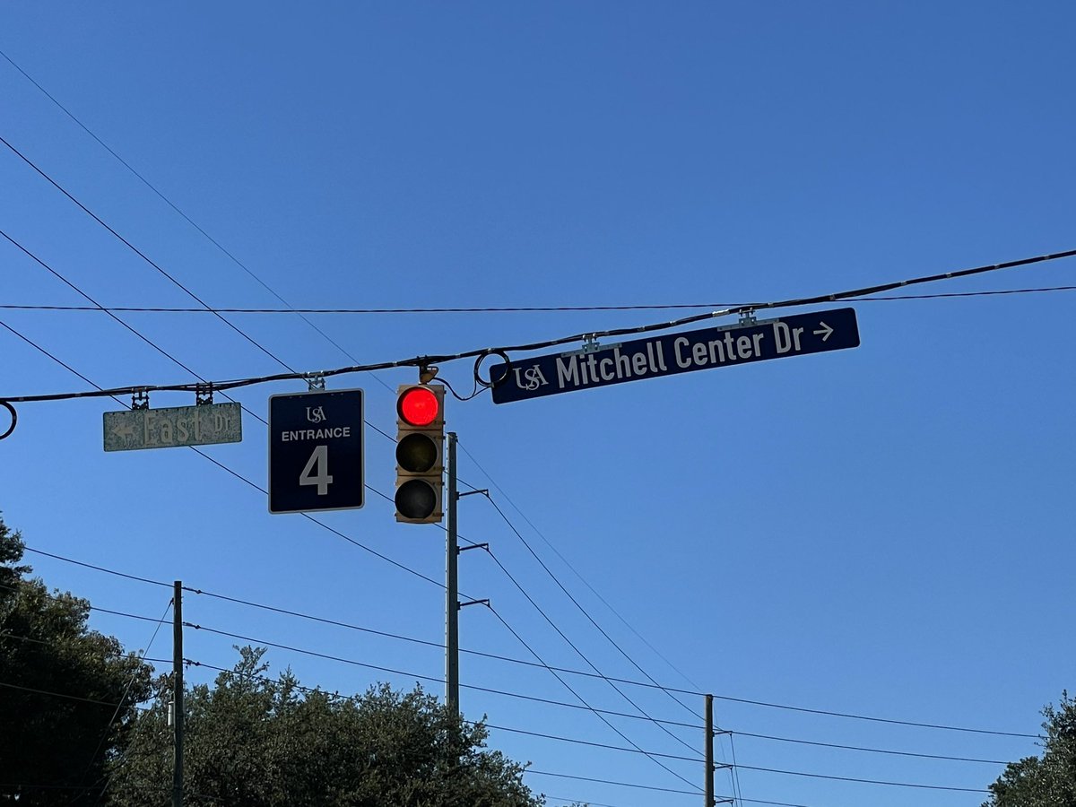 SouthAlabamaFGO's tweet photo. Game Day Reminder:  As you come to watch @SouthAlabamaFB be sure you look at signage placed to help you navigate the area near and around campus. Plan extra time today as we celebrate Homecoming and Reunion Weekend. @SouthAlabamaAD @SouthAlabama https://t.co/z3OLBz8h36