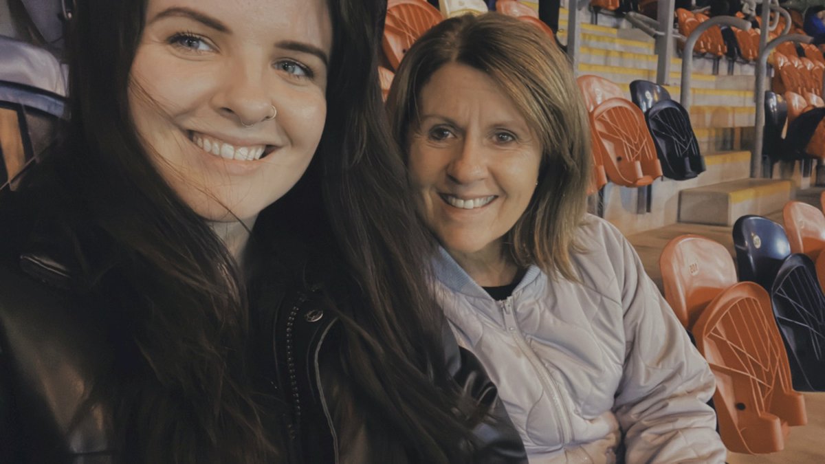 Where else would you be of a rainy Saturday? <a href="/aobrien05/">Anne O Brien</a> 

<a href="/Munsterrugby/">Munster Rugby</a> <a href="/thomondstadium/">Thomond Park Stadium</a> #MUNvBUL #SUAF #ThomondParkSelfie #MatchDaySelfie #AllezLesRouges ❤️