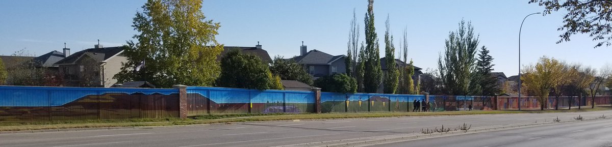 CreatingCovYYC's tweet image. Next stop: @HillsMural with Kim Walker. The longest community mural project in Canada. 
Described as &quot;a project the community wrapped its arms around&quot; 🥰
#PlaceMatters #CommunityByCommunity