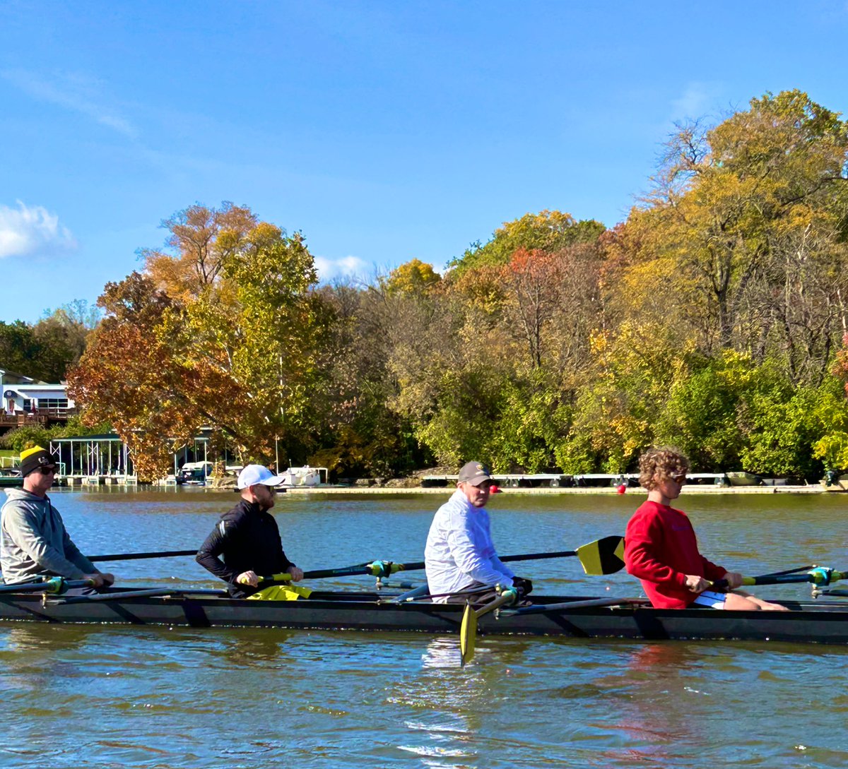HattonEdD's tweet photo. Such a beautiful day on the water this morning w/@RowBears. Such an amazing #team sport. All the best next weekend @HOCR! The 🌍’s largest 3 day rowing competition! #RowBears! https://t.co/ApJKFjU6Pa