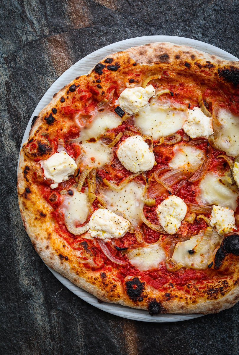 HeyItsMeSalty's tweet photo. Roasted fennel and ricotta. #NeoNeapolitan style is the way 🔥 🍕 #pizza https://t.co/GnB6hs4bIQ