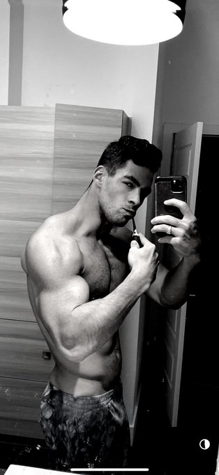 Have a great saturday beautiful people❤️🌎don&rsquo;t forget to brush your teeth and smile to the whole world<a href="/tag/love"class="tags"><span>#love</span></a>