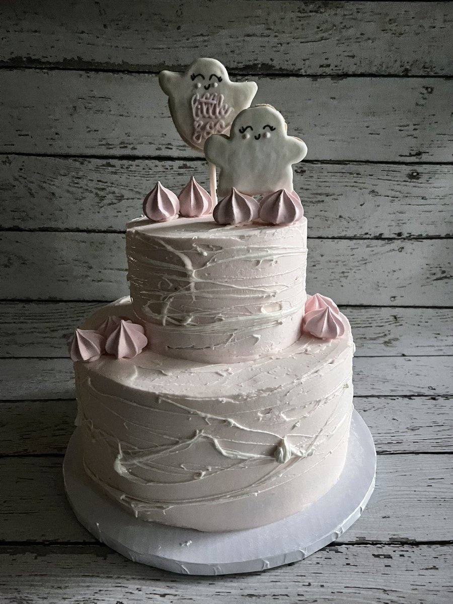 veronicaxxxooo's tweet photo. My job is done 🌻🐶🐱💗👻#SunflowerCake #halloweenCookies #SpiderWebHalloweenShowerCake https://t.co/FDVuwwhg3G