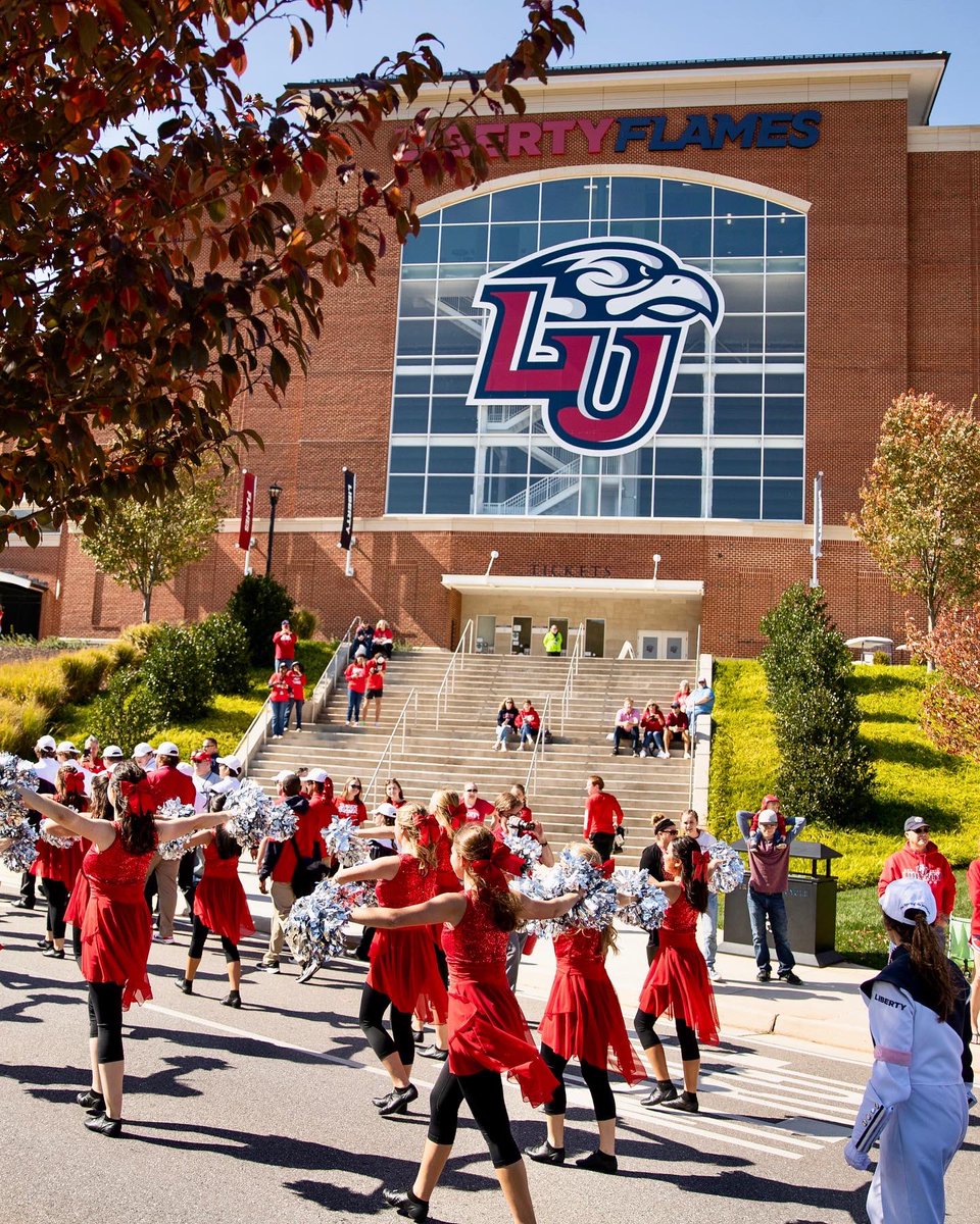 LibertyFlames's tweet photo. Welcome home! #LUHC22 https://t.co/T56yJHHyxS