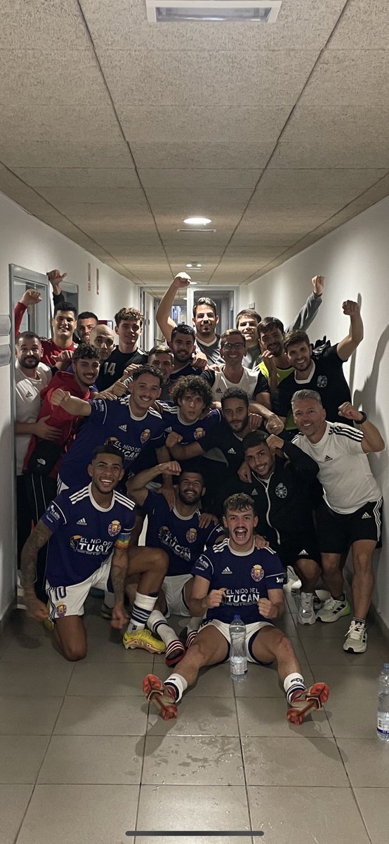 CD_LAGUNA1984's tweet photo. Final!!!!
@CD_LAGUNA1984 2
@IGaraCaboBlanco 1
En el minuto 90, tras un partidazo por parte de los dos equipos y en el que pudo ganar cualquiera.
Hoy más que nunca #ADNLagunero en el campo y en la grada. https://t.co/STbb2Zjy4A