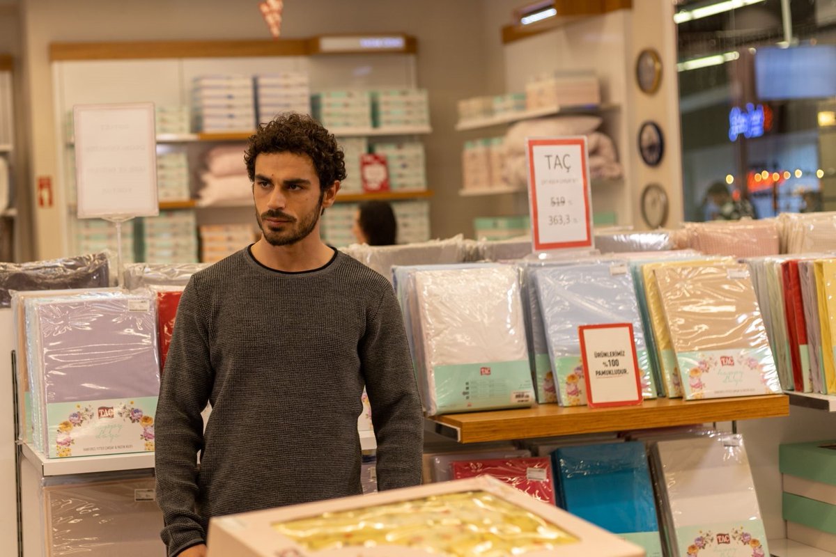 turkishworldfan's tweet photo. Gul Masali Episode 17 Trailer English Subtitles
#gulmasali #GülMasalı #ErdemKaynarca #GülperÖzdemir #ZehraYılmaz #ToGon https://t.co/rt0sDzDMTC