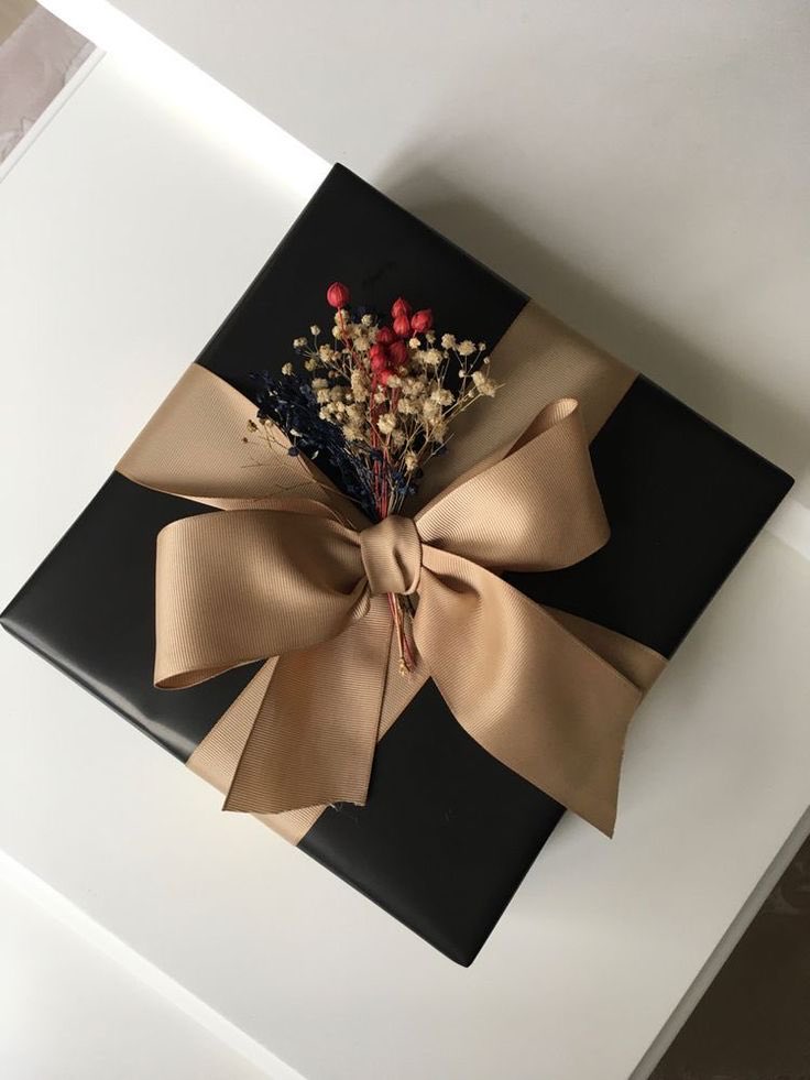 FataIbeast's tweet photo. Klaus has a gift of his own gift for the 𝒈𝒐𝒐𝒅 𝒅𝒐𝒄𝒕𝒐𝒓 however he will not place it among the other gifts but he will save it until it was a good time to give it to him personally.. it’s more effective that way isn’t it? ~

#𝑫𝒆𝒍𝒂𝒎𝒐𝒖𝒓𝒅𝒆𝒂𝒕𝒉𝒑𝒂𝒓𝒕𝒚. https://t.co/sbeegZtFiw