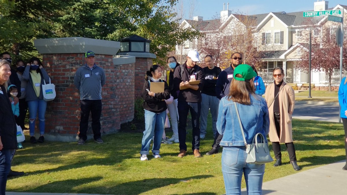 CreatingCovYYC's tweet image. Partnership with the local #yycca is key. @NorthernHills is very importantly a fiscal partner for applying for grants for community led projects like @HillsMural and @CreatingCovYYC 
#CommunityByCommunity 
#PlaceMatters