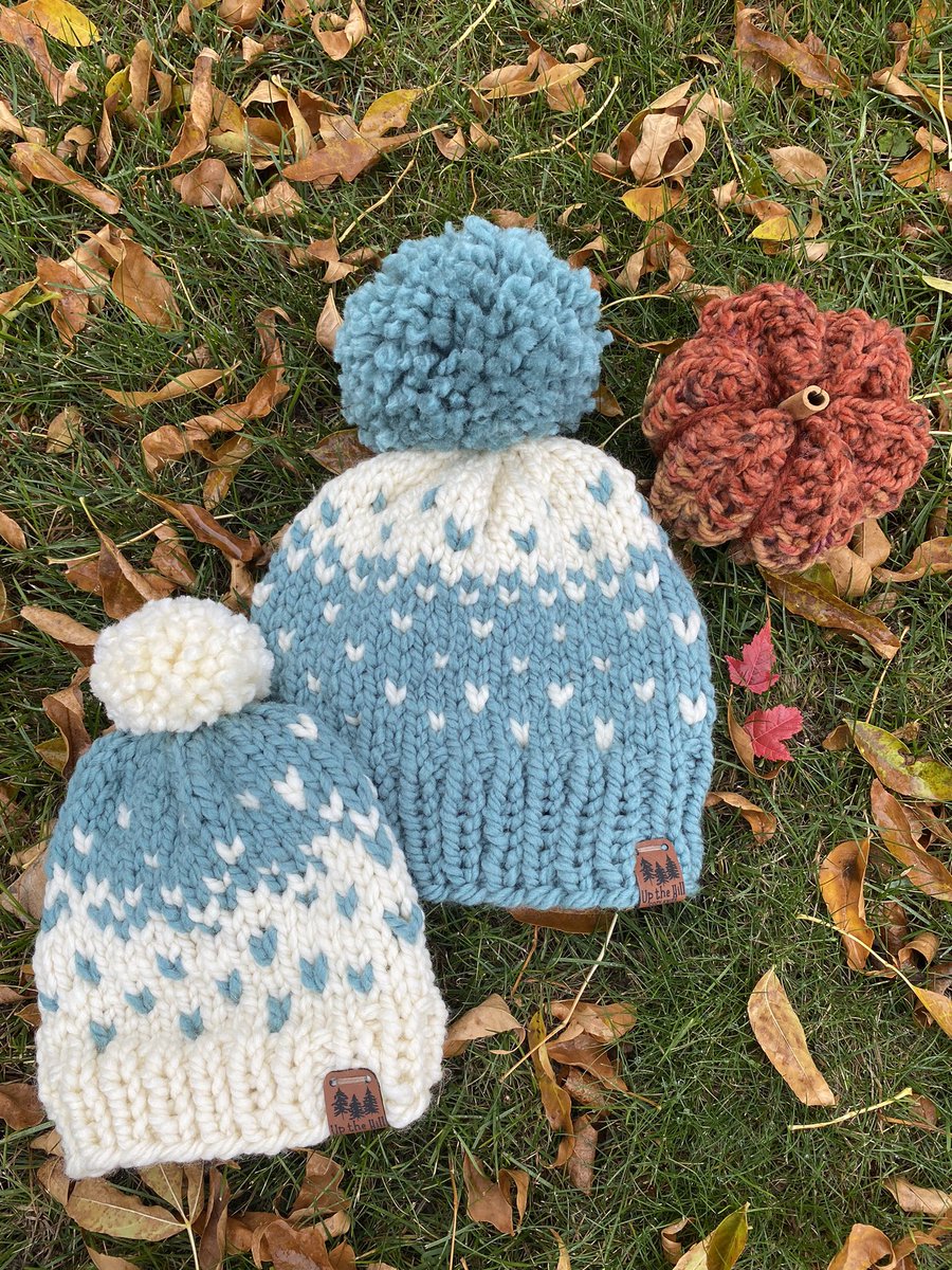 kari_knudson's tweet photo. Mommy and me, matchy matchy toques.
Pattern: @cedarlakeknits
Yarn: @lionbrandyarn
#handmadeinminnesota #justkeepknitting
#cozyknits #handmadeinbemidji #knitknitknit #knittersofinstagram
#yarn #cozy #cuddly https://t.co/HSB9HoJUSe
