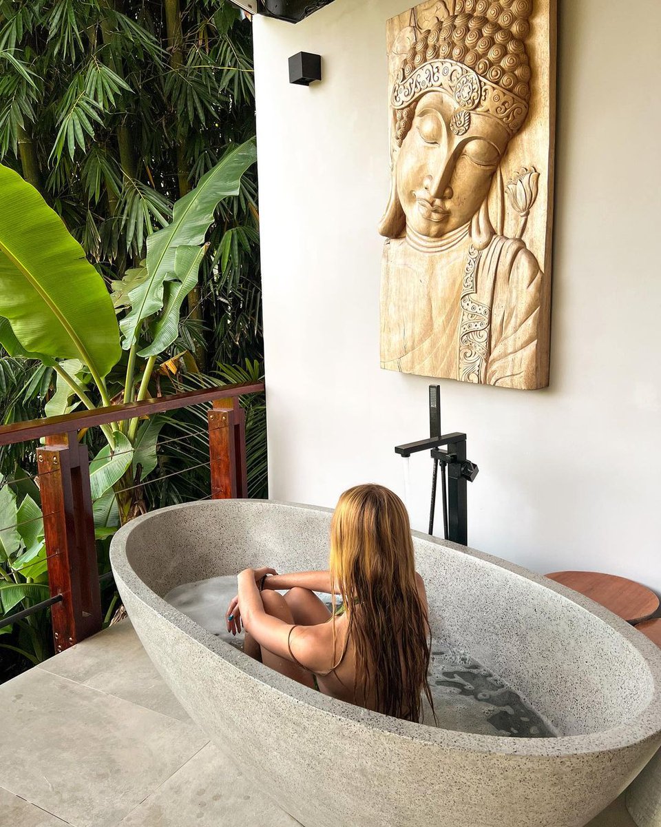 Slow down and recharge while surrounded by nature. Find wellness in Costa Rica. bit.ly/2sVcj6f 📍: Manuel Antonio Quepos 📷 : makaylaslifestyle