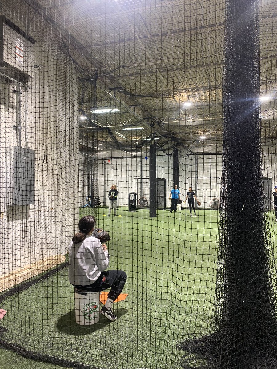 KMGSA's tweet photo. First week of fundamentals complete! Here’s a sneak peak of our Learn to Pitch group. There’s still some of spots left in some our clinics, sign up before there’s no spots left:) https://t.co/JzQESDmWdO
